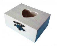 Шкатулка деревянная с застежкой, вставка сердечко-стекло,  8х6х4см